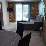 Plaza House Kanakia