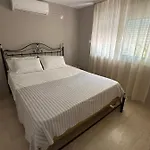 Plaza House * Kanakia