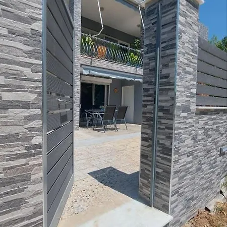 Plaza House Kanakia
