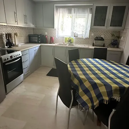 Plaza House * Kanakia
