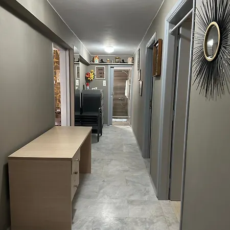 Plaza House * Kanakia